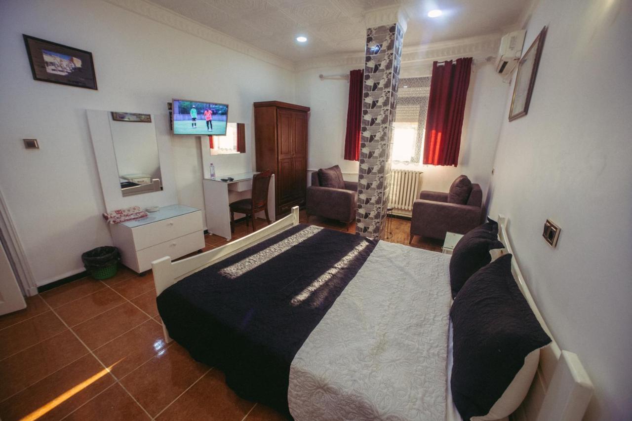Hotel Residence El Mahdi バトナ エクステリア 写真